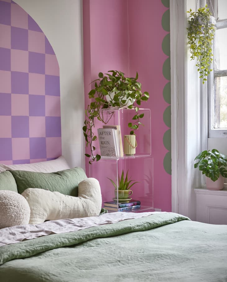 Tour a Colorful Renter-Friendly NYC Apartment: Photos | Apartment Therapy